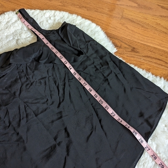 Eloise black silk ruffled sleeveless top large - Picture 8 of 9